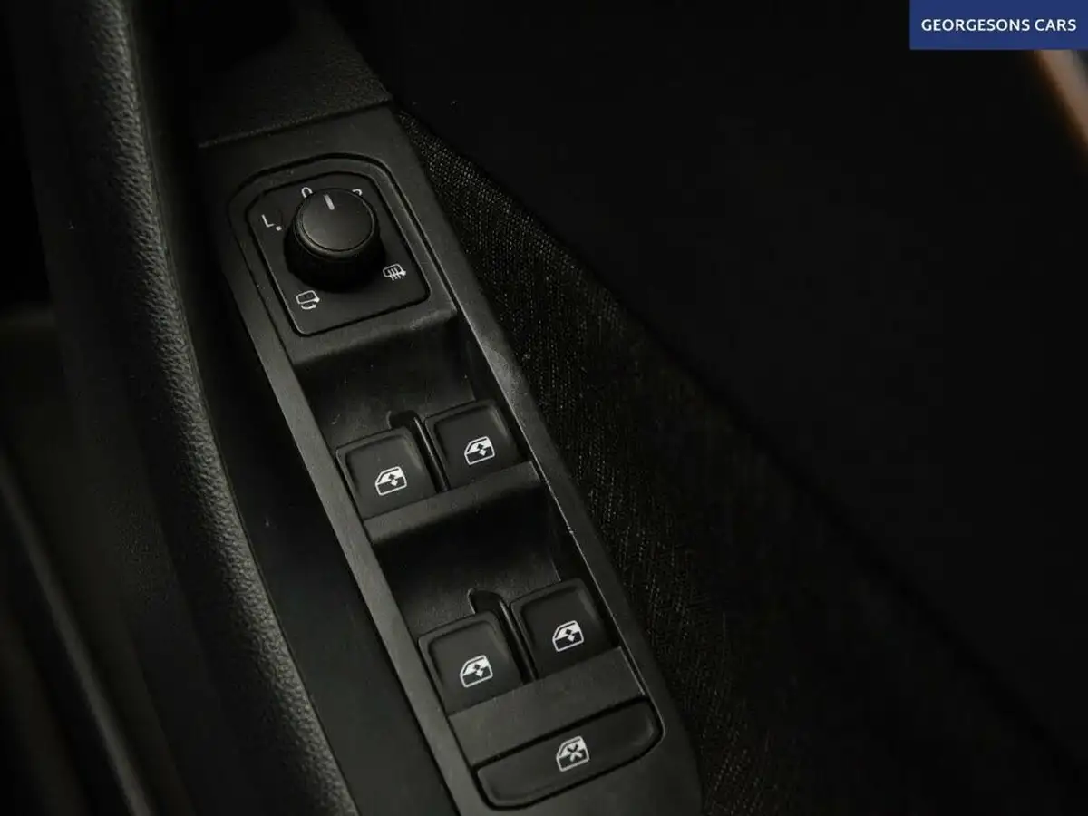 2021-skoda-kamiq-10-tsi-se-l-109ps-dsg-big-37