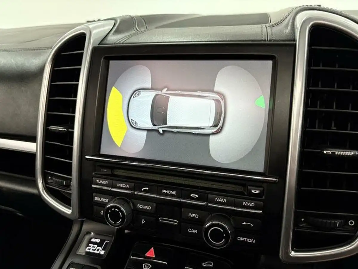 2015-porsche-cayenne-30td-big-25