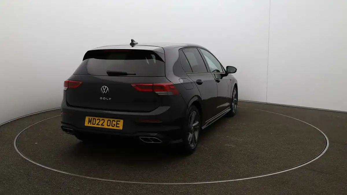 2022-volkswagen-golf-15-tsi-r-line-130ps-hatchback-big-46