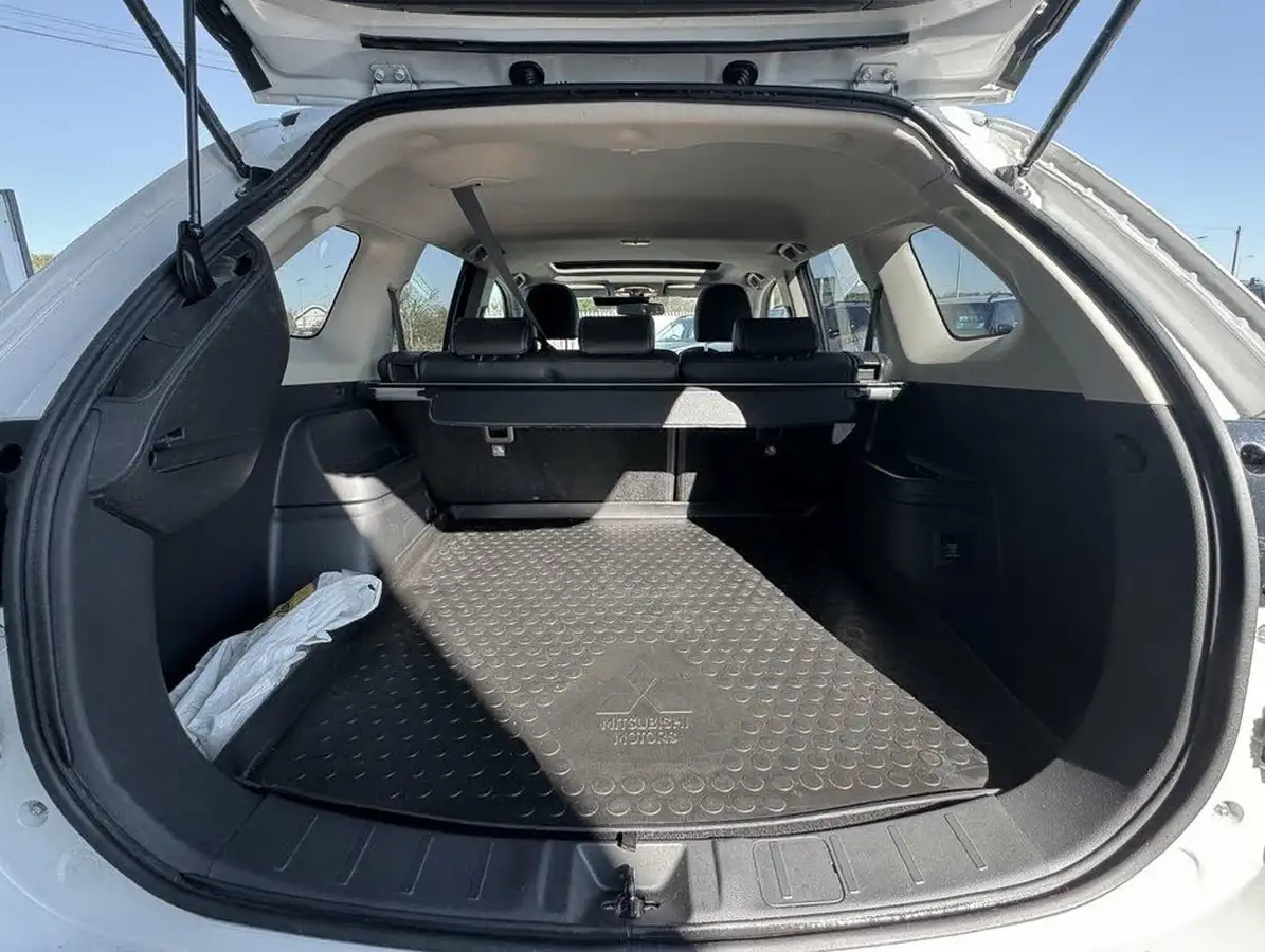 2017-mitsubishi-outlander-20-4hs-phev-5st-big-9