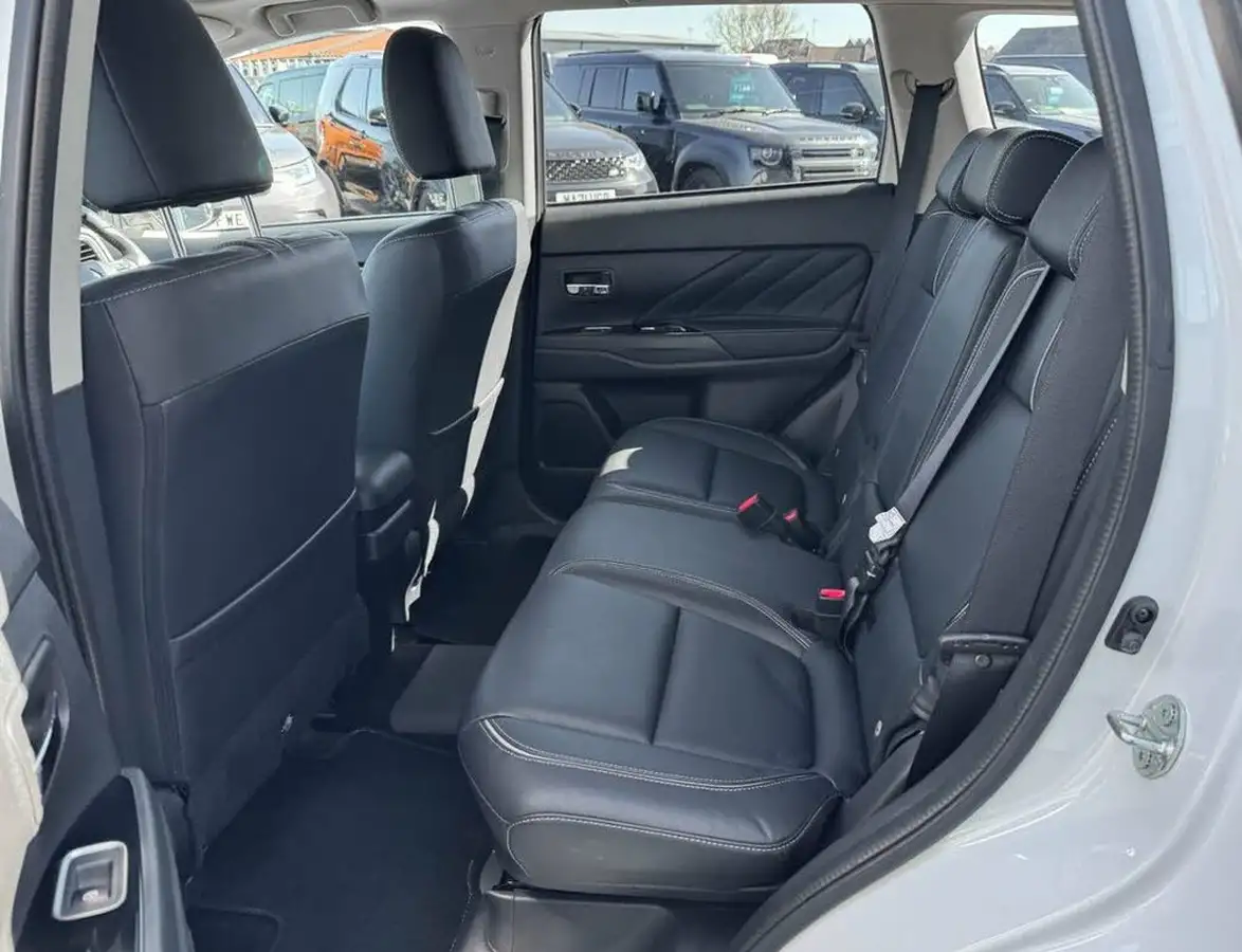 2017-mitsubishi-outlander-20-4hs-phev-5st-big-32
