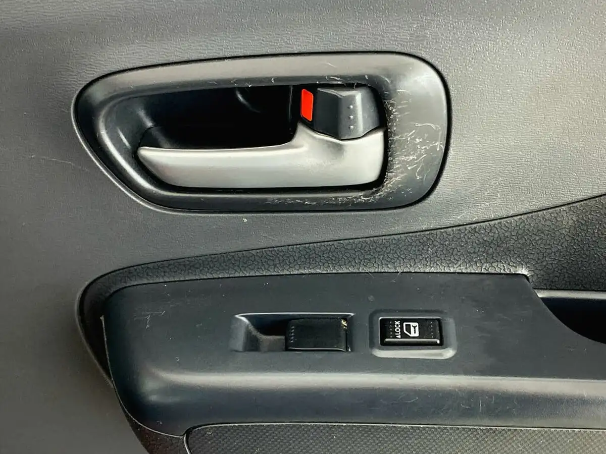 2014-suzuki-alto-10-sz4-auto-big-12