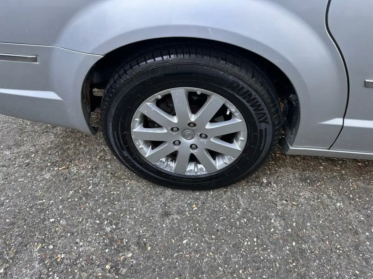2010-chrysler-grand-voyager-28td-limited-2776cc-big-41