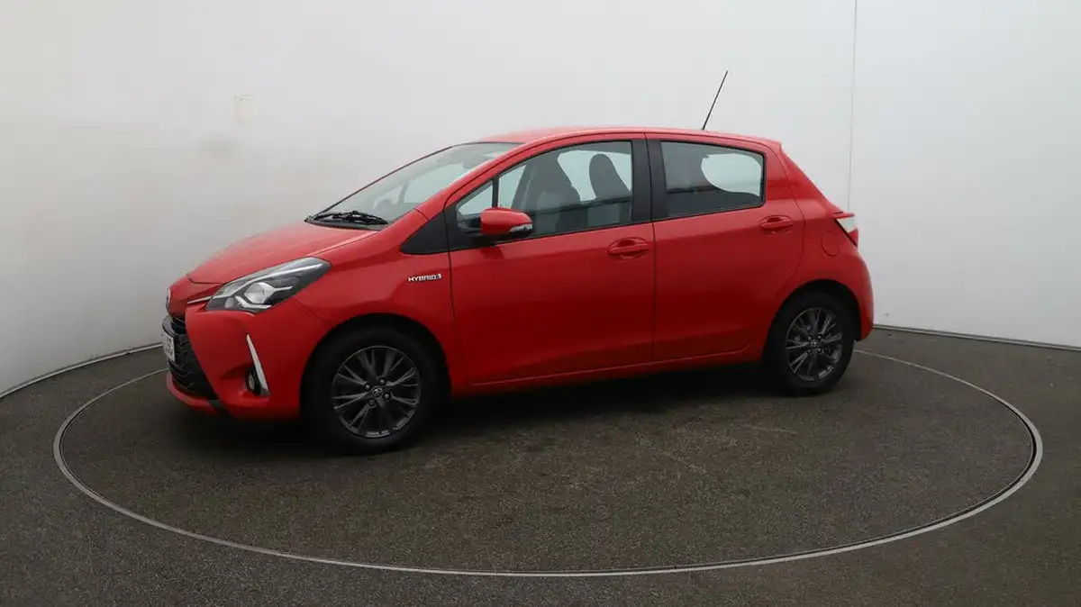 2017-toyota-yaris-15-vvt-i-icon-98bhp-hybrid-e-cvt-big-58