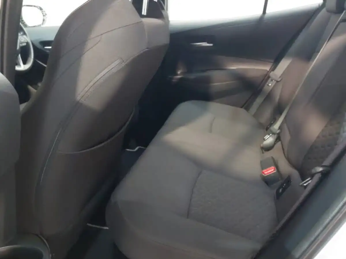 2022-toyota-corolla-20-vvt-i-icon-193bhp-hatchback-big-5