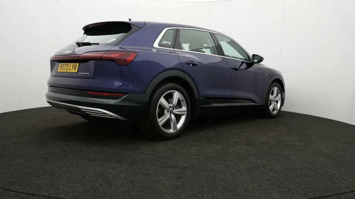 2022-audi-e-tron-50e-technik-station-wagon-big-25