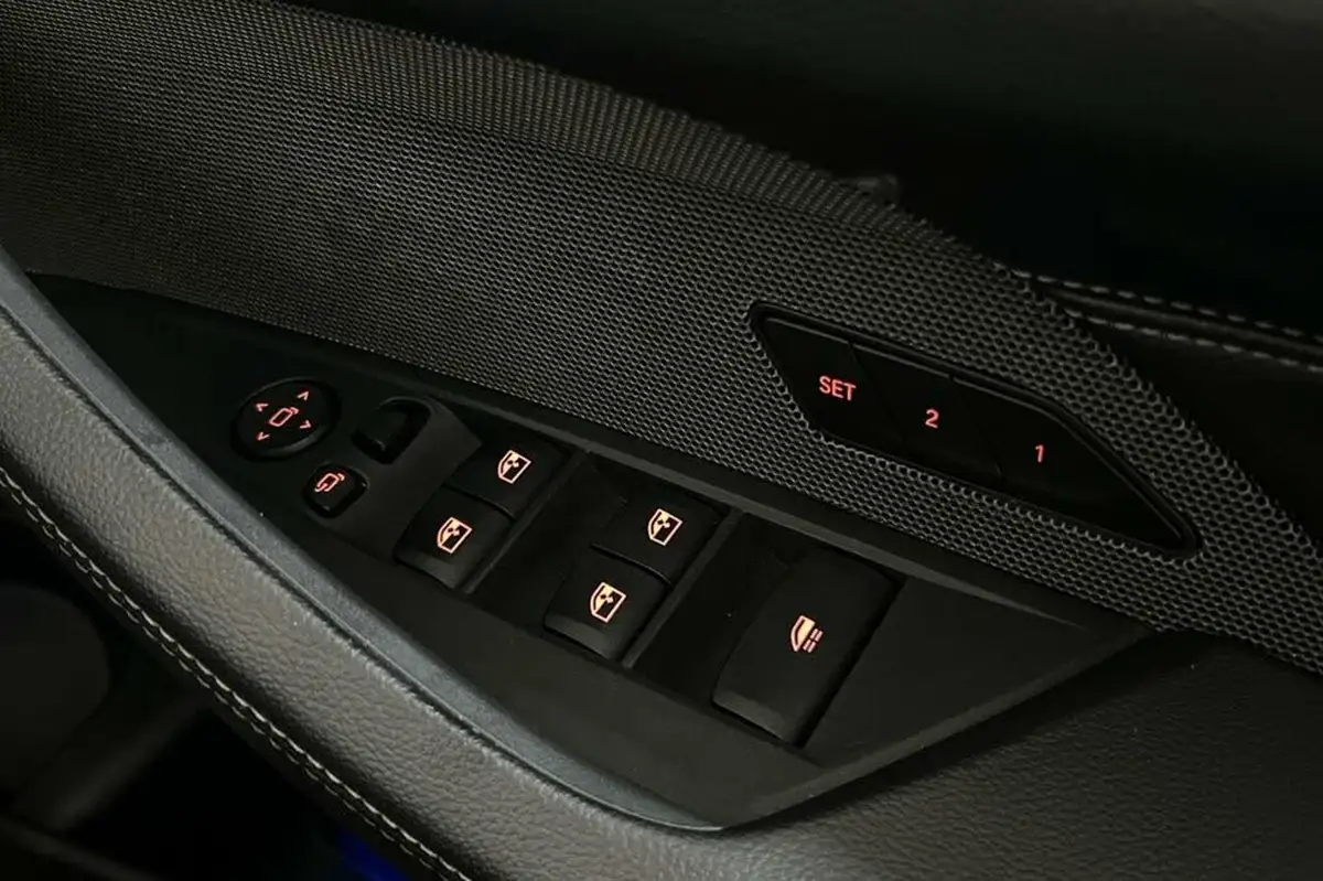 2021-bmw-4-series-20td-420d-m-sport-convertible-2d-big-39