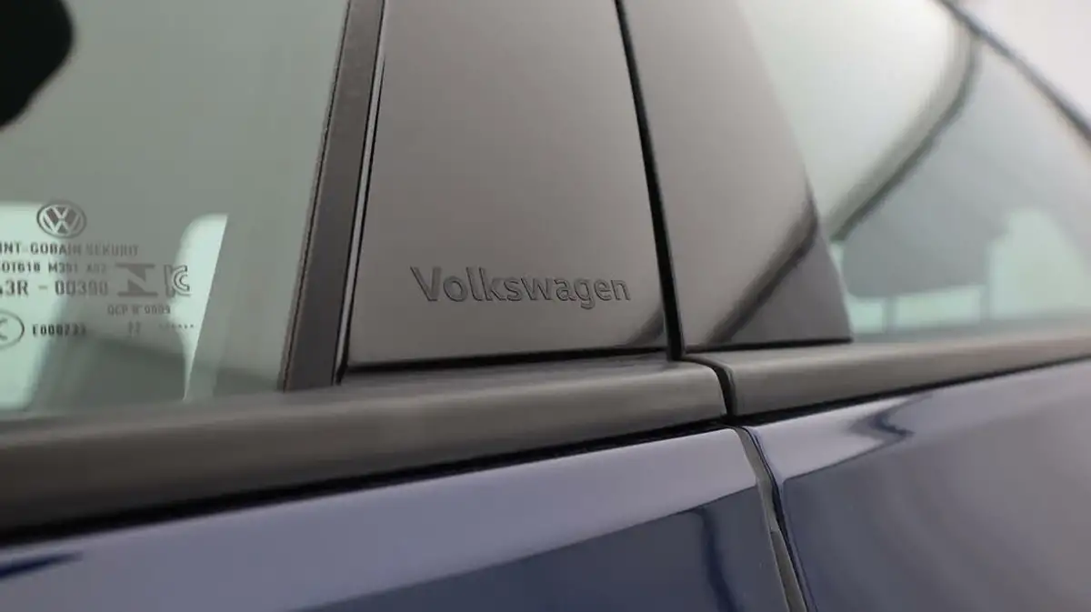 2022-volkswagen-golf-15-tsi-life-150ps-hatchback-big-21
