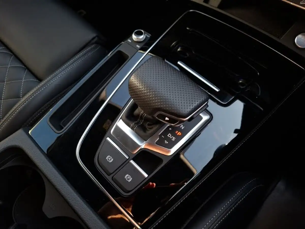 2022-audi-q5-20-45-tfsi-edition-1-station-wagon-big-13