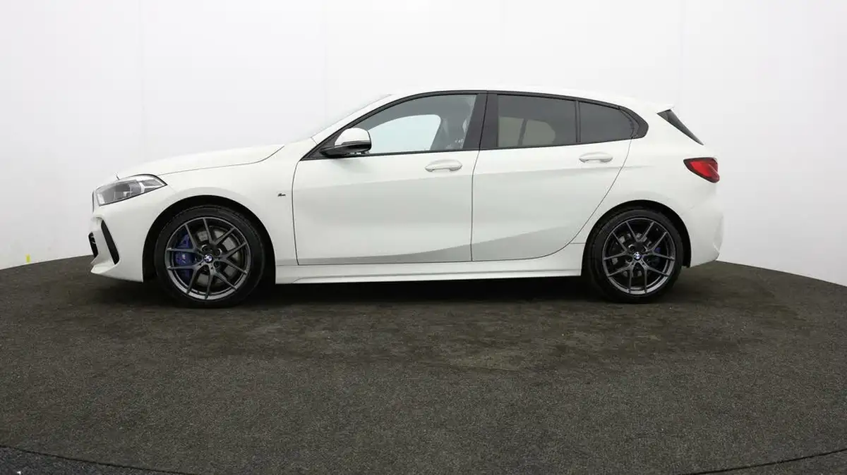 2021-bmw-1-series-20td-118d-m-sport-lcp-big-59