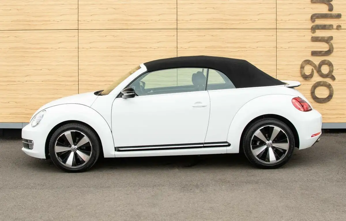 2015-volkswagen-beetle-20tdi-sport-150ps-bmtss-cabriolet-2d-dsg-big-12