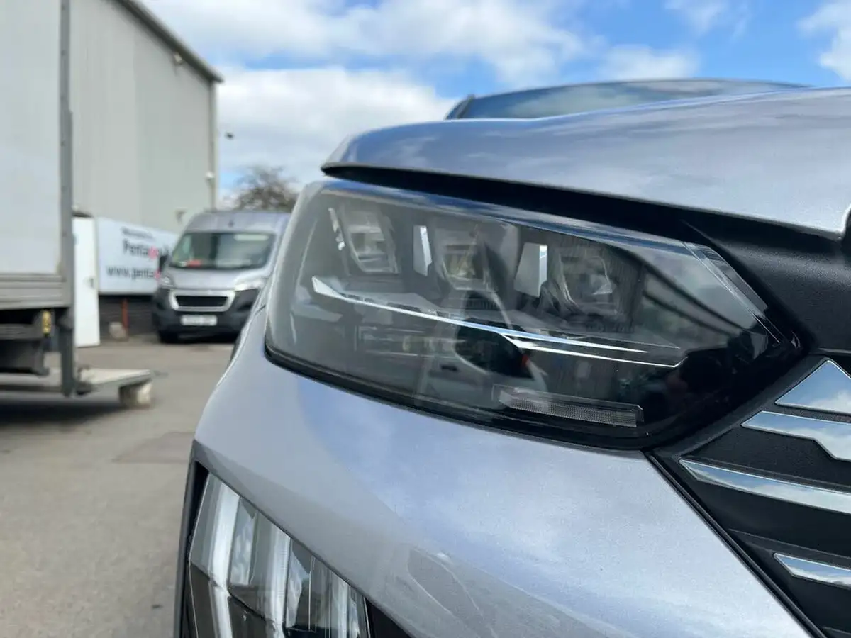 2024-peugeot-2008-suv-12-puretech-gt-130ps-eat8-big-17