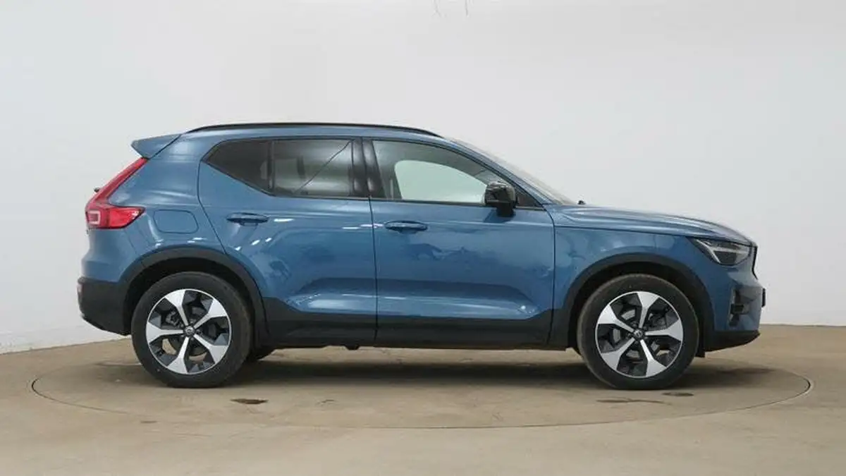 2024-volvo-xc40-20-b3-plus-big-2