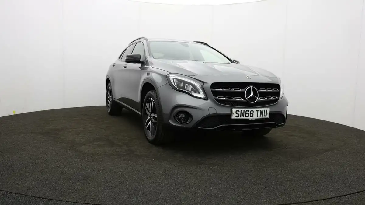 2019-mercedes-benz-gla-class-16-gla-180-urban-edition-ss-big-43