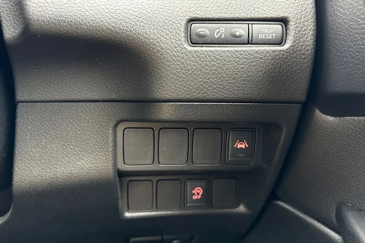 2017-nissan-qashqai-15dci-tekna-big-56