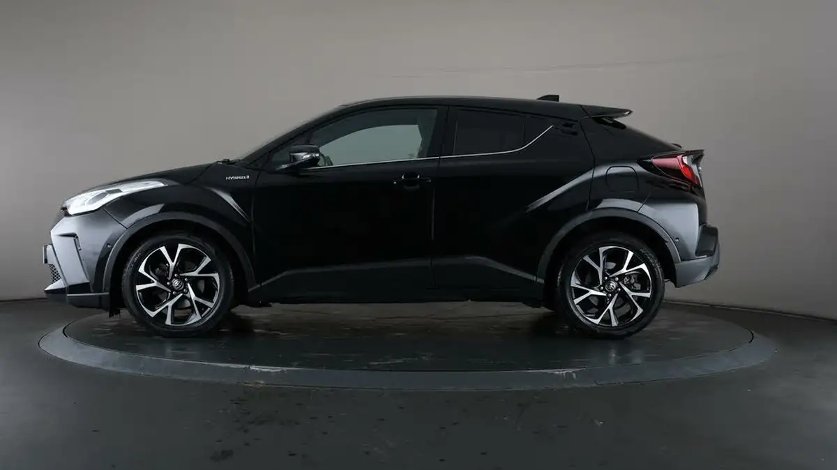 2021-toyota-c-hr-18-vvt-i-design-big-31