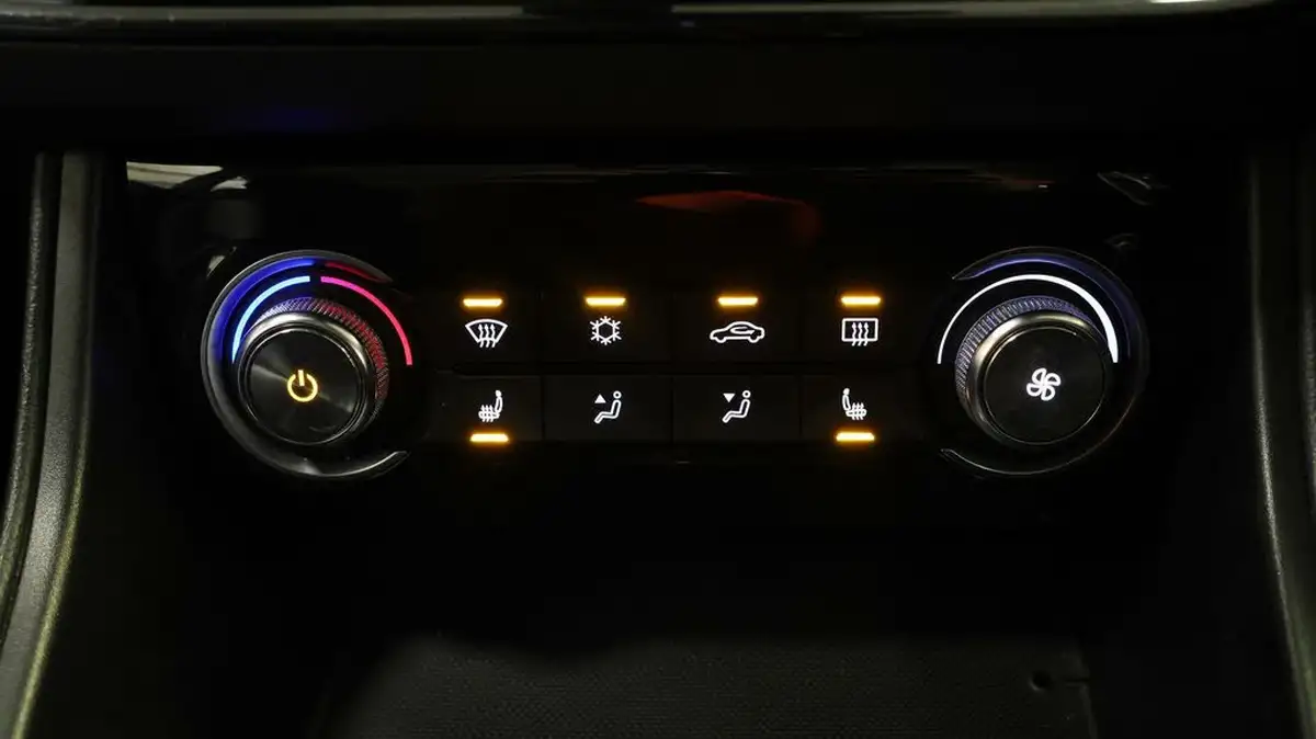 2020-mg-zs-suv-e-exclusive-ev-big-11