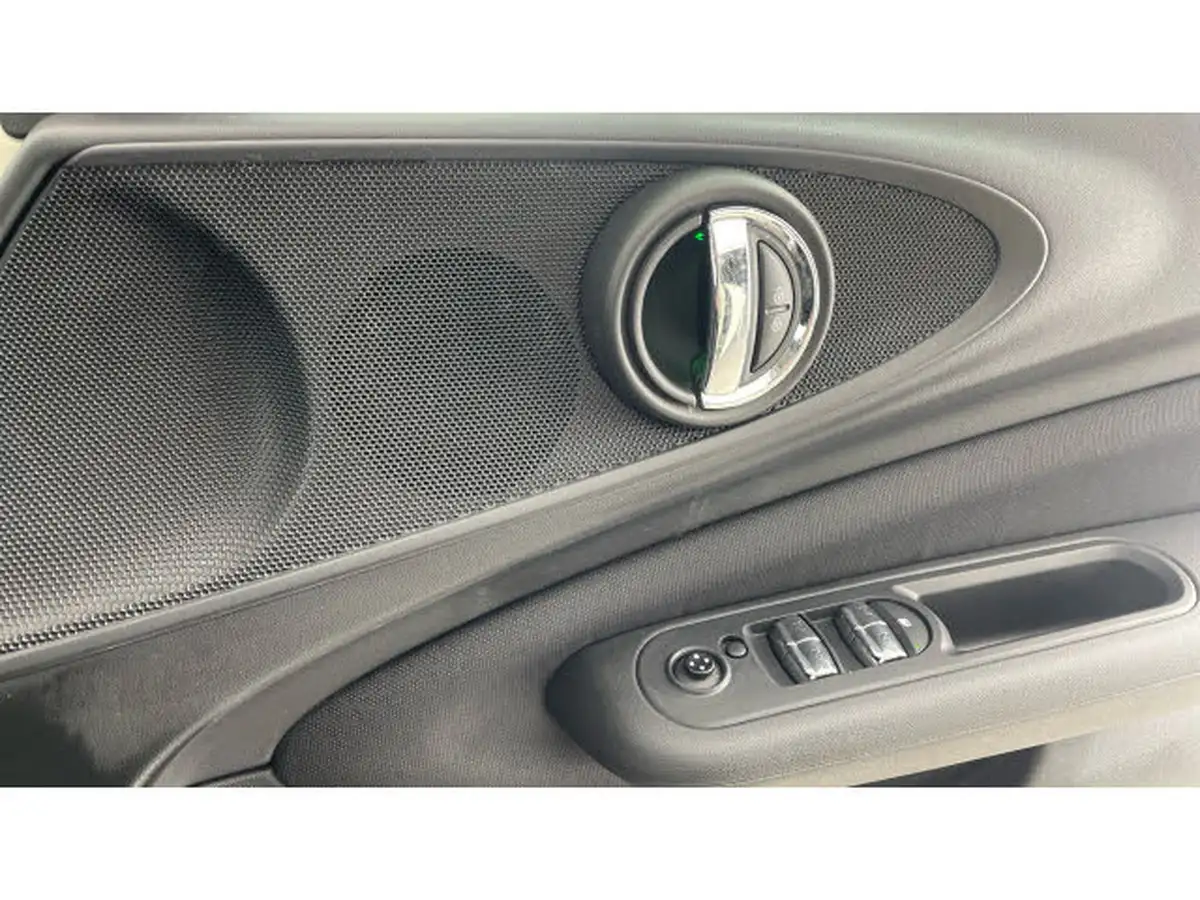 2020-mini-clubman-15-cooper-classic-big-19