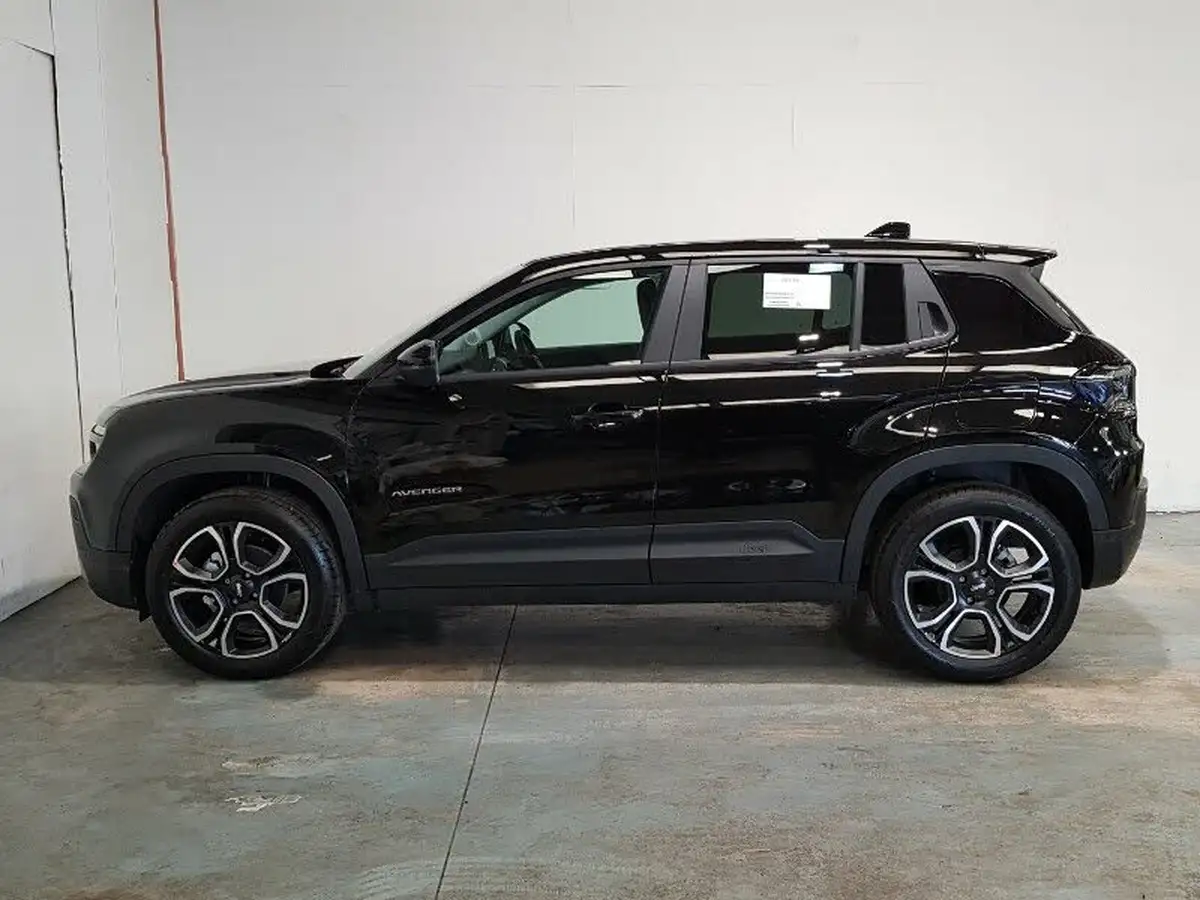 2025-jeep-avenger-12-gse-summit-big-3