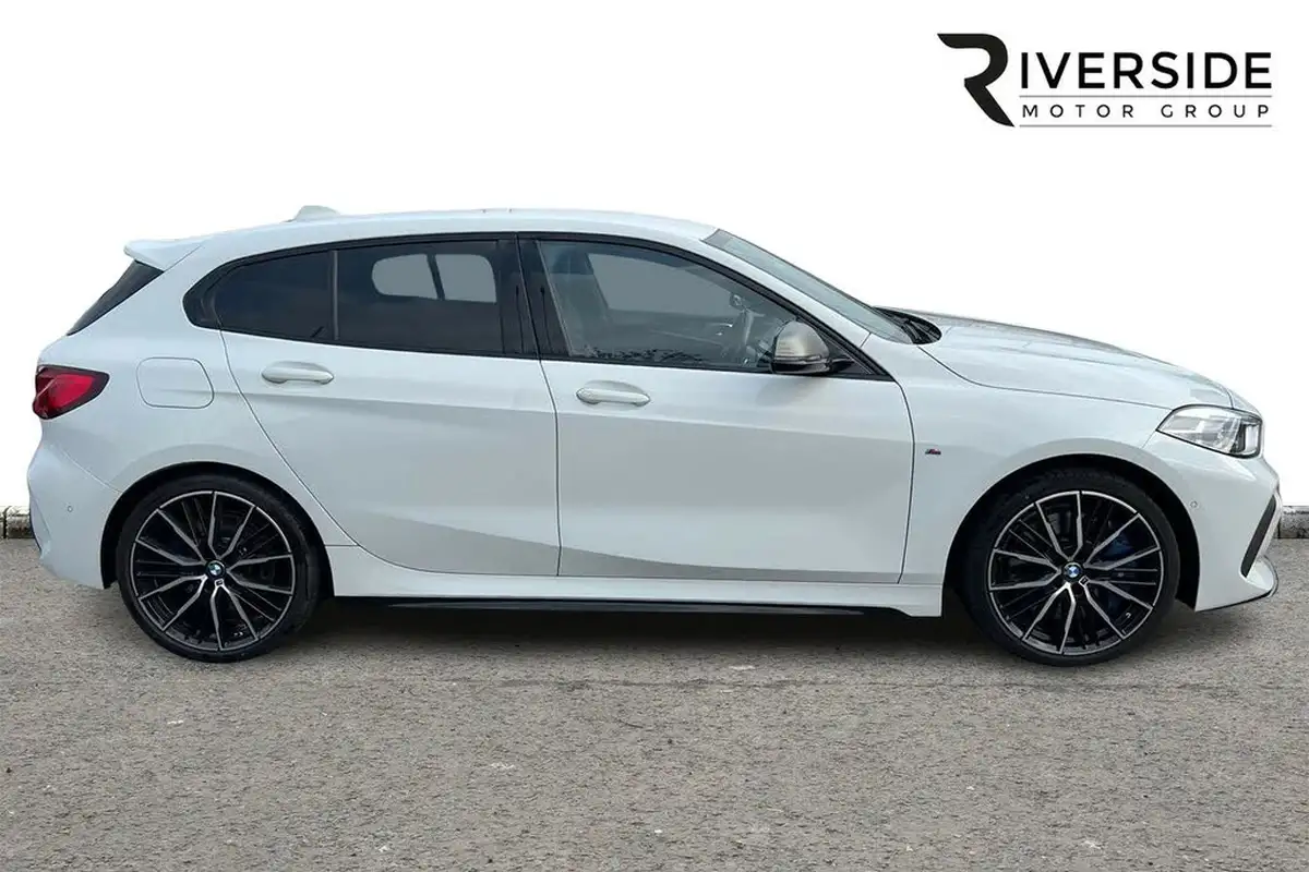 2022-bmw-1-series-20-m135i-xdrive-big-3