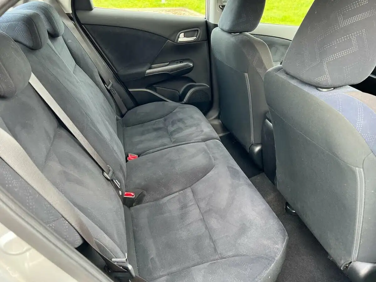 2013-honda-civic-18-se-big-8