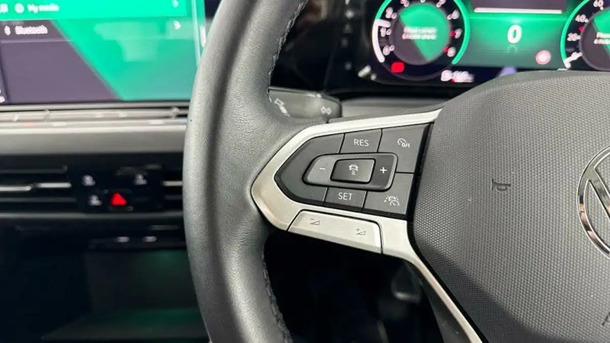 2023-volkswagen-golf-15-tsi-style-edition-150ps-big-22