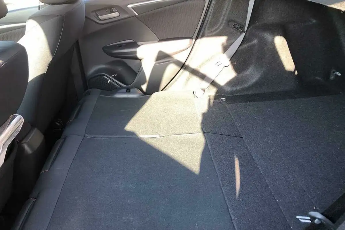 2018-honda-jazz-15-i-vtec-sport-navi-big-20