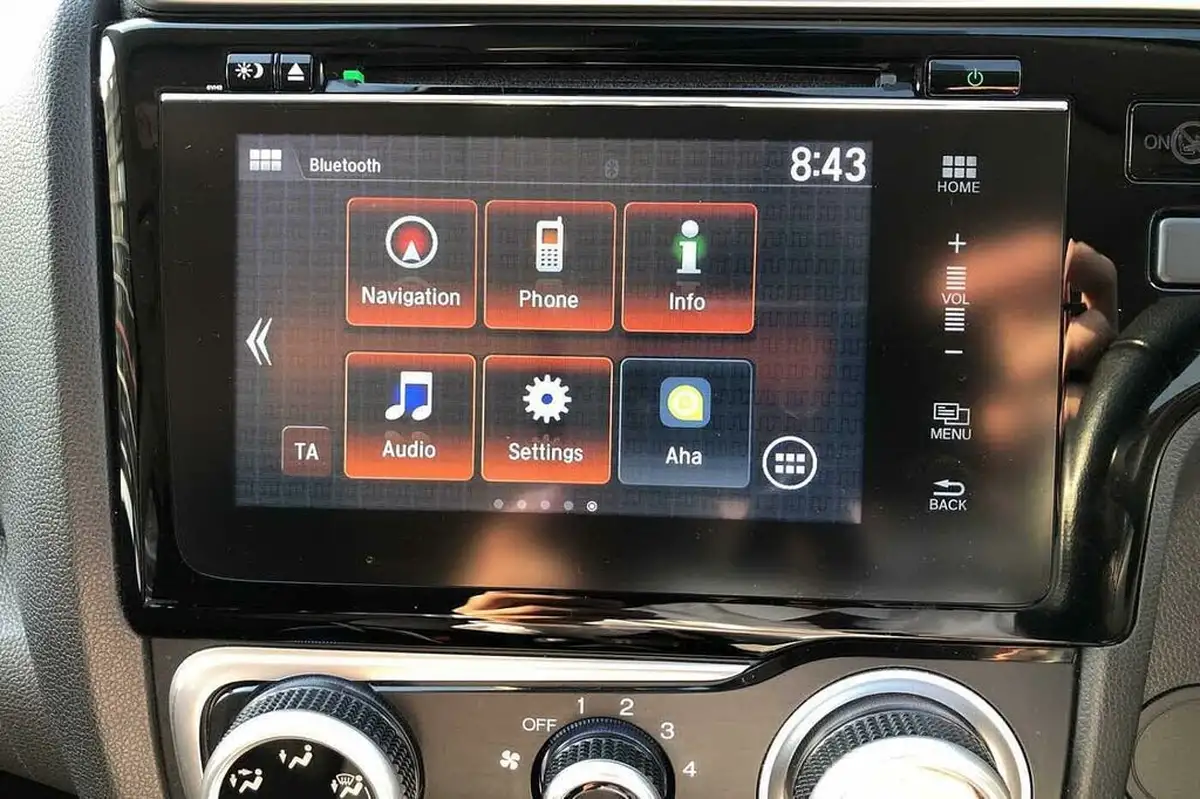 2018-honda-jazz-15-i-vtec-sport-navi-big-16