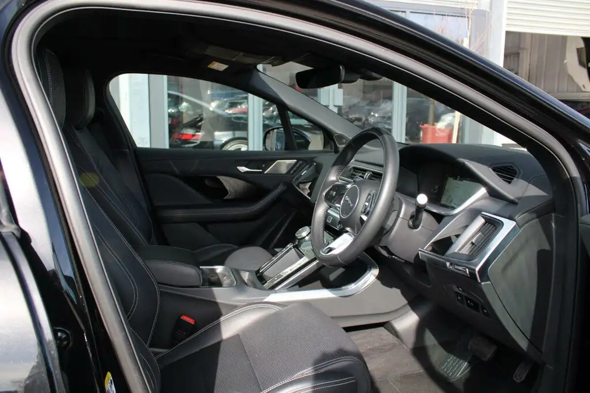 2021-jaguar-i-pace-ev400-hse-black-big-7