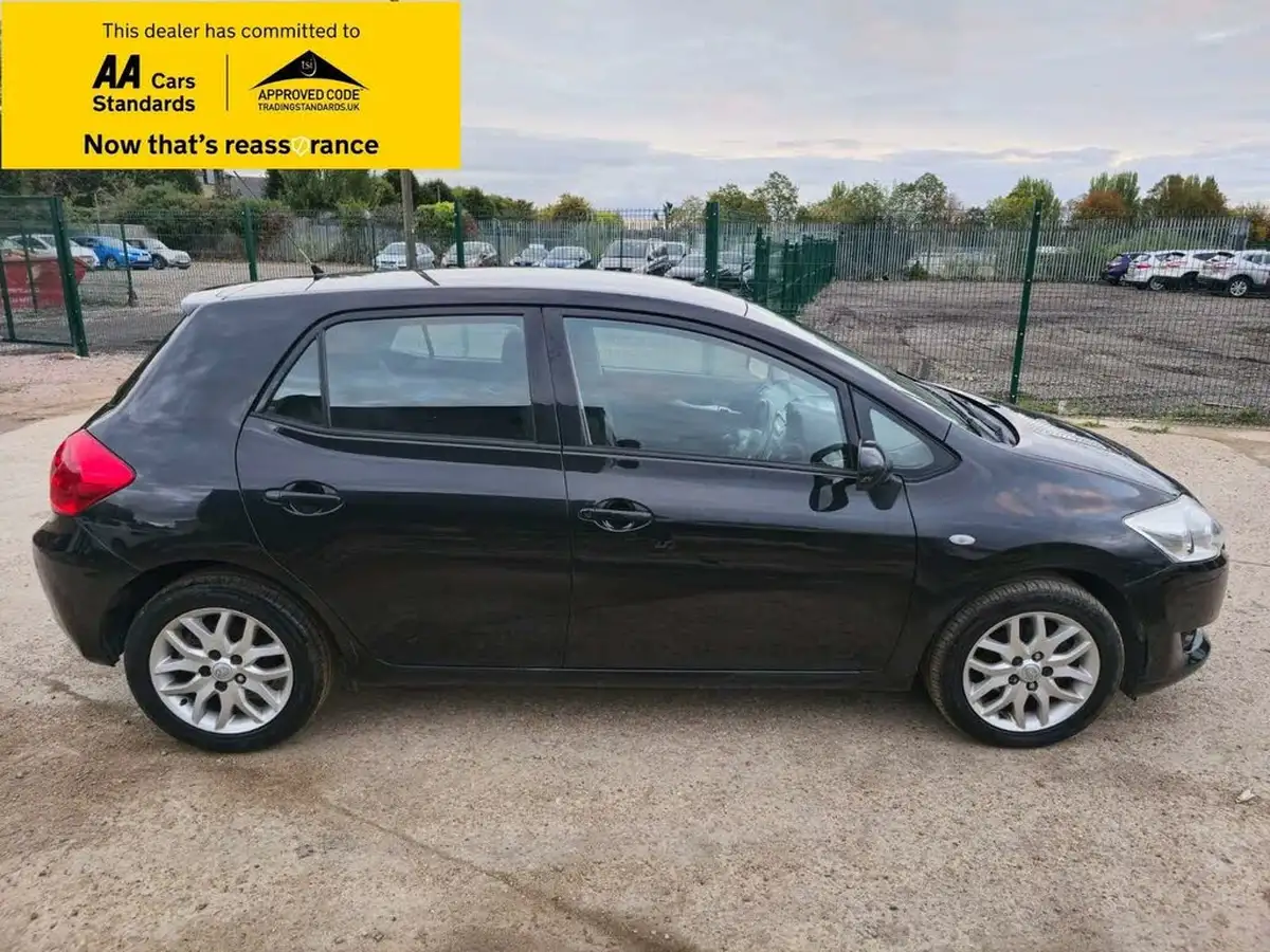 2007-toyota-auris-16-t3-5d-mmt-big-3