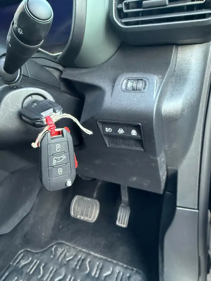 2024-citroen-berlingo-e-flair-xtr-xl-size-big-15