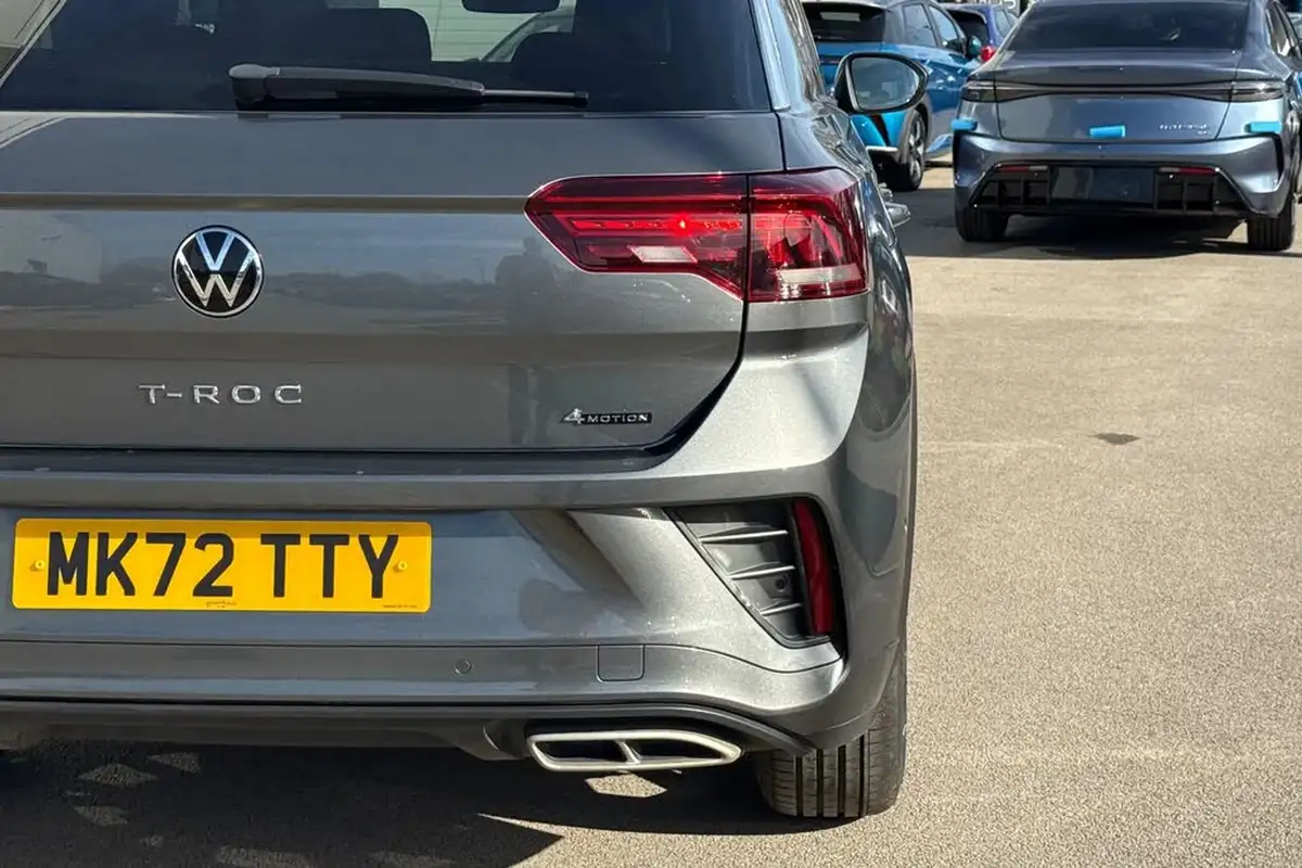 2022-volkswagen-t-roc-20-tsi-r-line-big-29