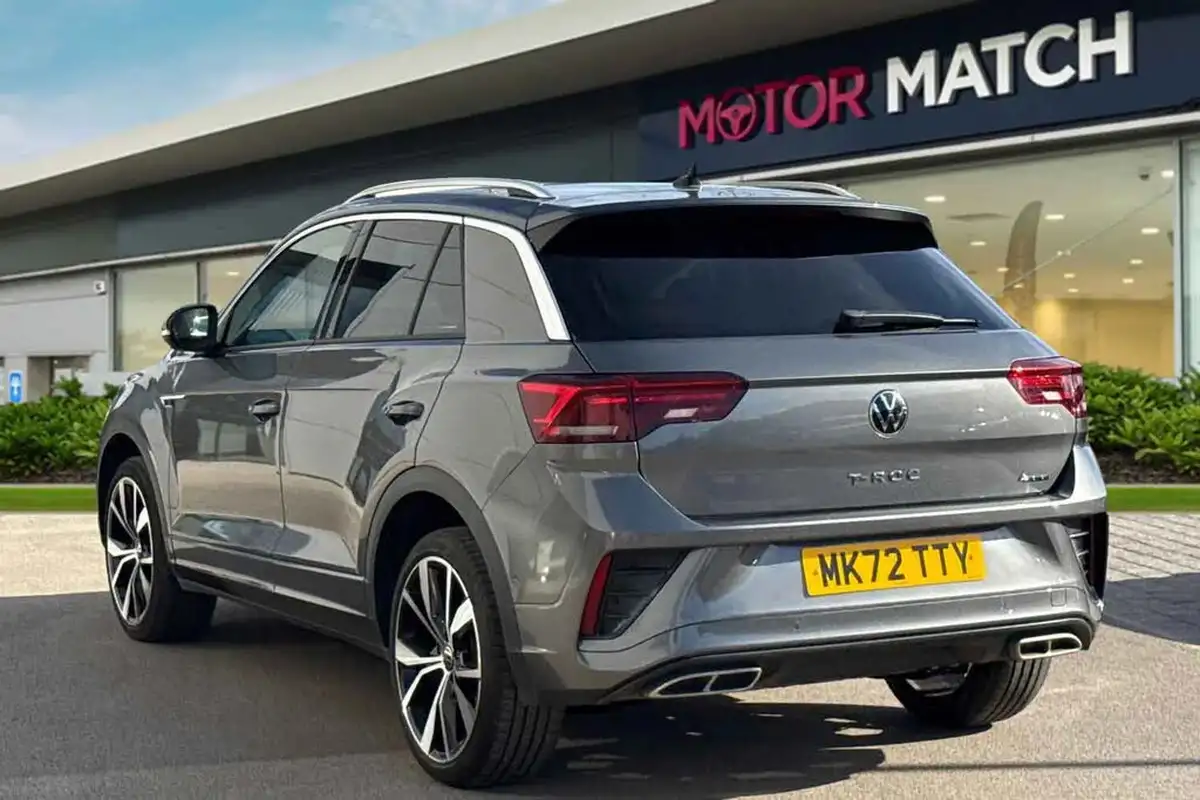 2022-volkswagen-t-roc-20-tsi-r-line-big-1