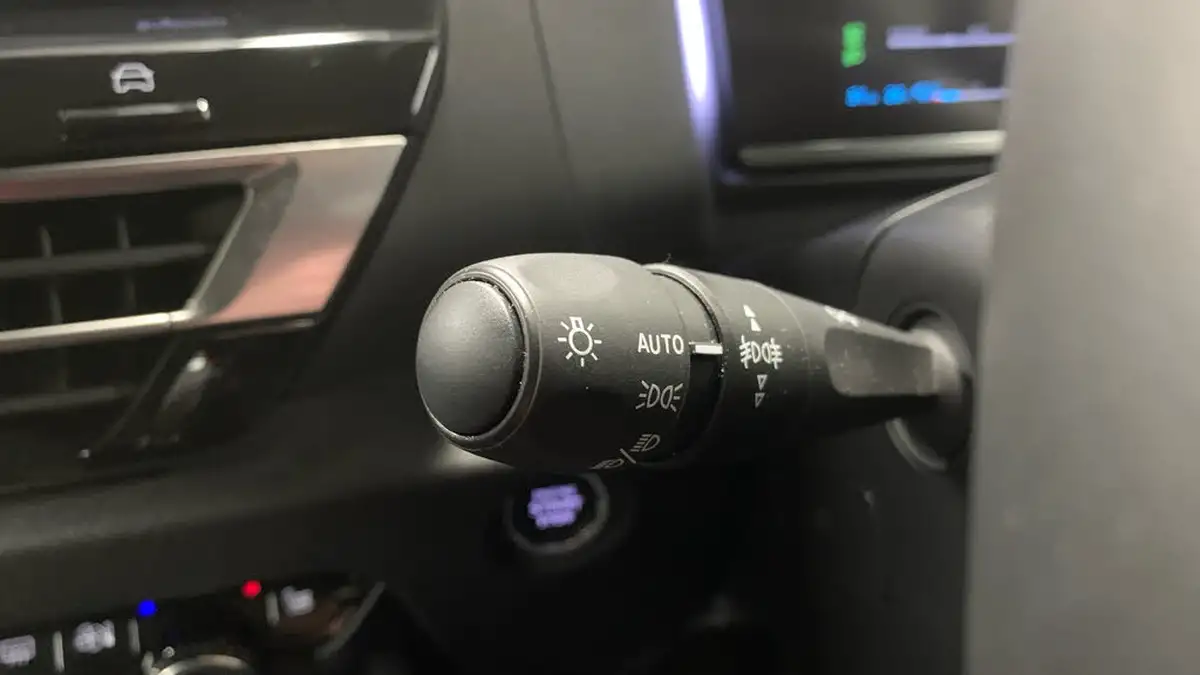 2024-citroen-c4-e-e-series-156ps-54kwh-big-26
