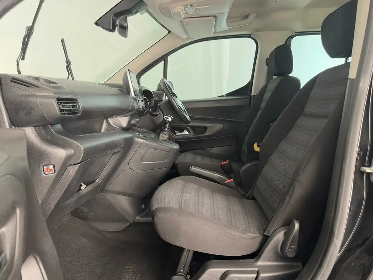 2022-vauxhall-combo-life-15-se-100ps-big-6