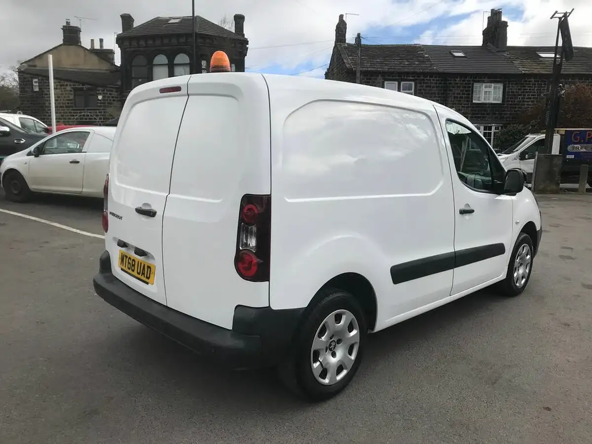 2018-peugeot-partner-16bluehdi-professional-l1-100pseu6-854-big-12