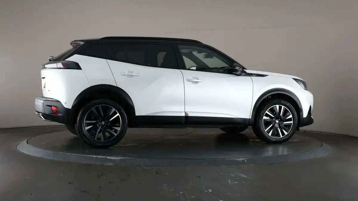 2022-peugeot-2008-suv-12-puretech-gt-premium-130bhp-big-54