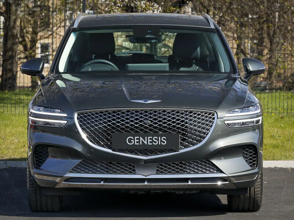 2025-genesis-gv70-big-7