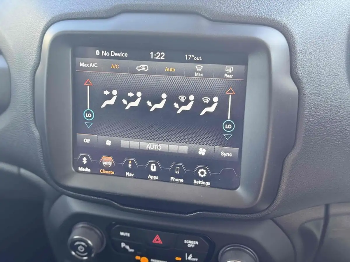 2020-jeep-renegade-10-gse-night-eagle-big-33