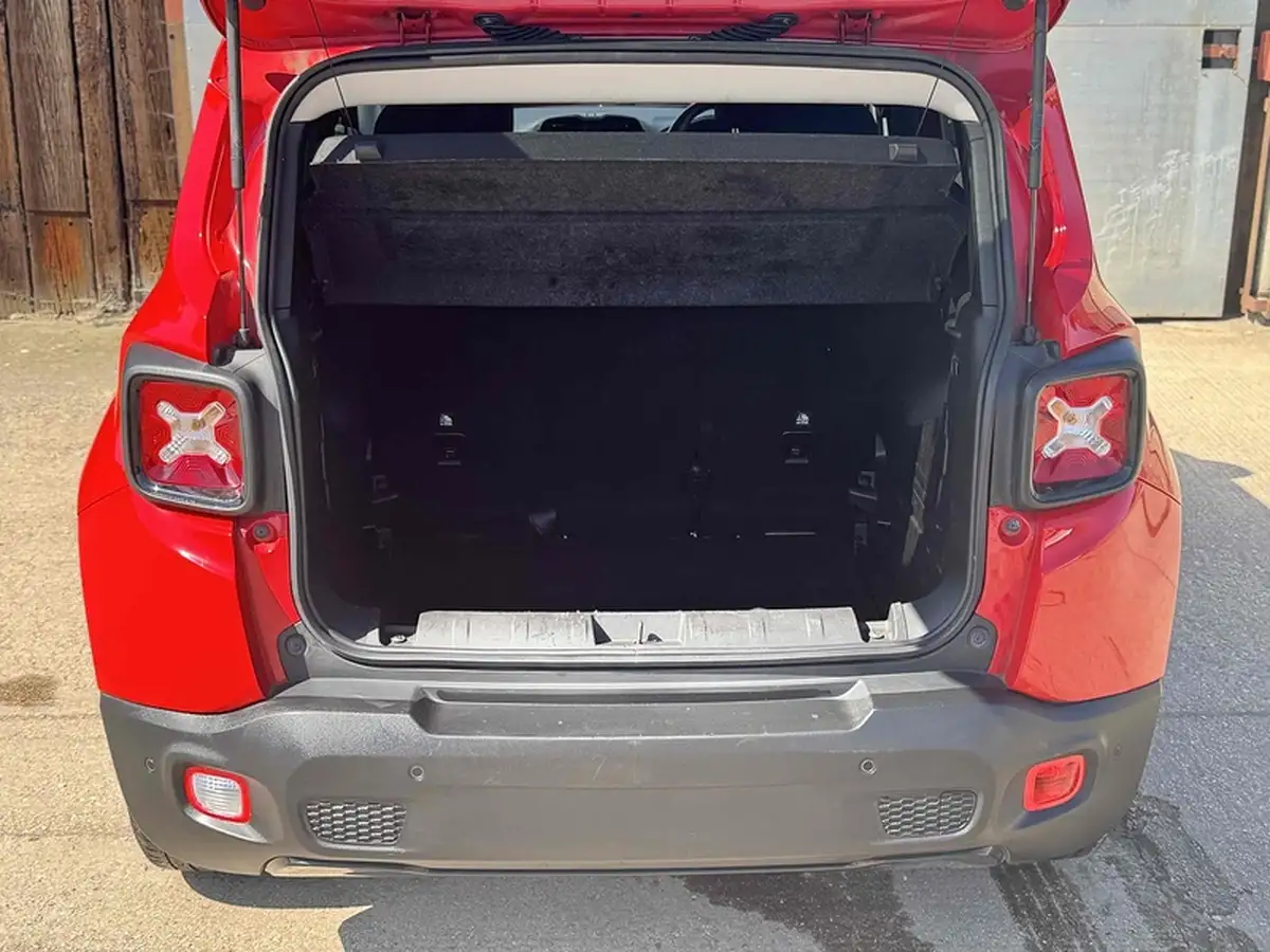 2020-jeep-renegade-10-gse-night-eagle-big-9