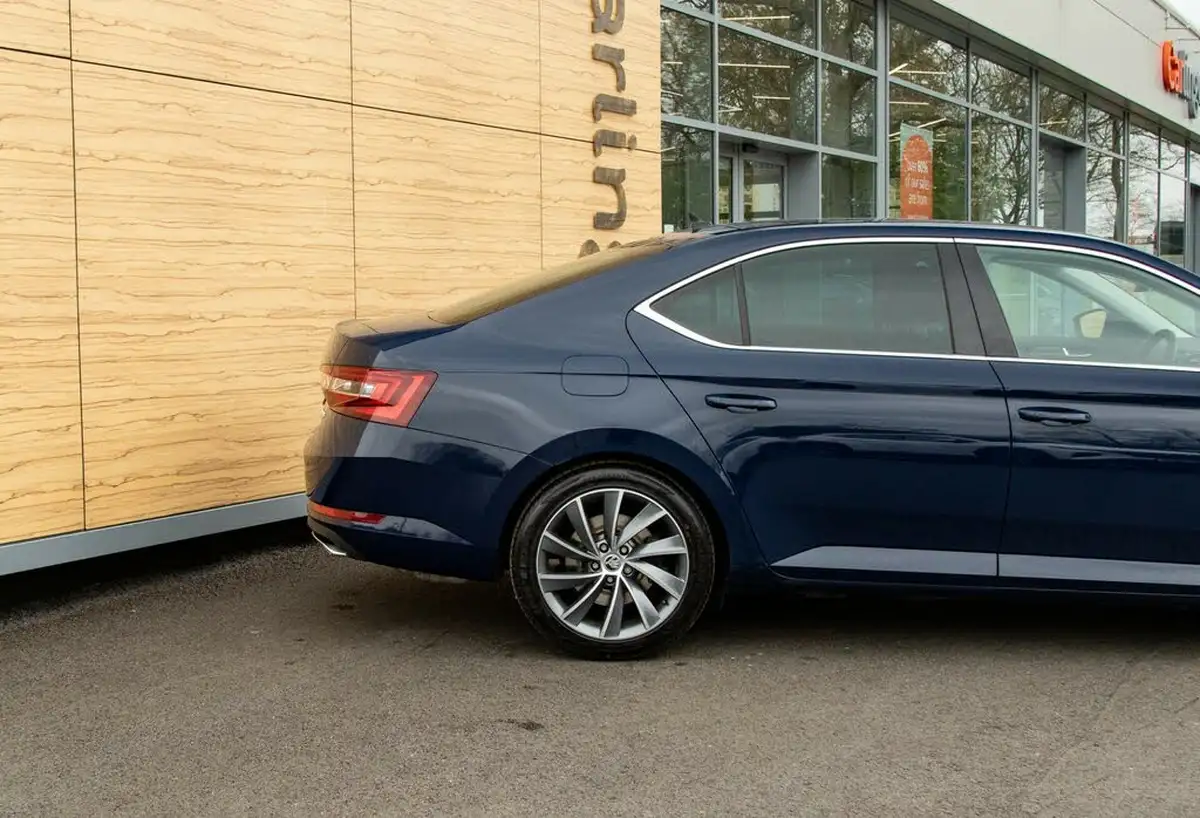 2018-skoda-superb-20-tsi-laurin-klement-280ps-4x4-ss-hatchback-big-7