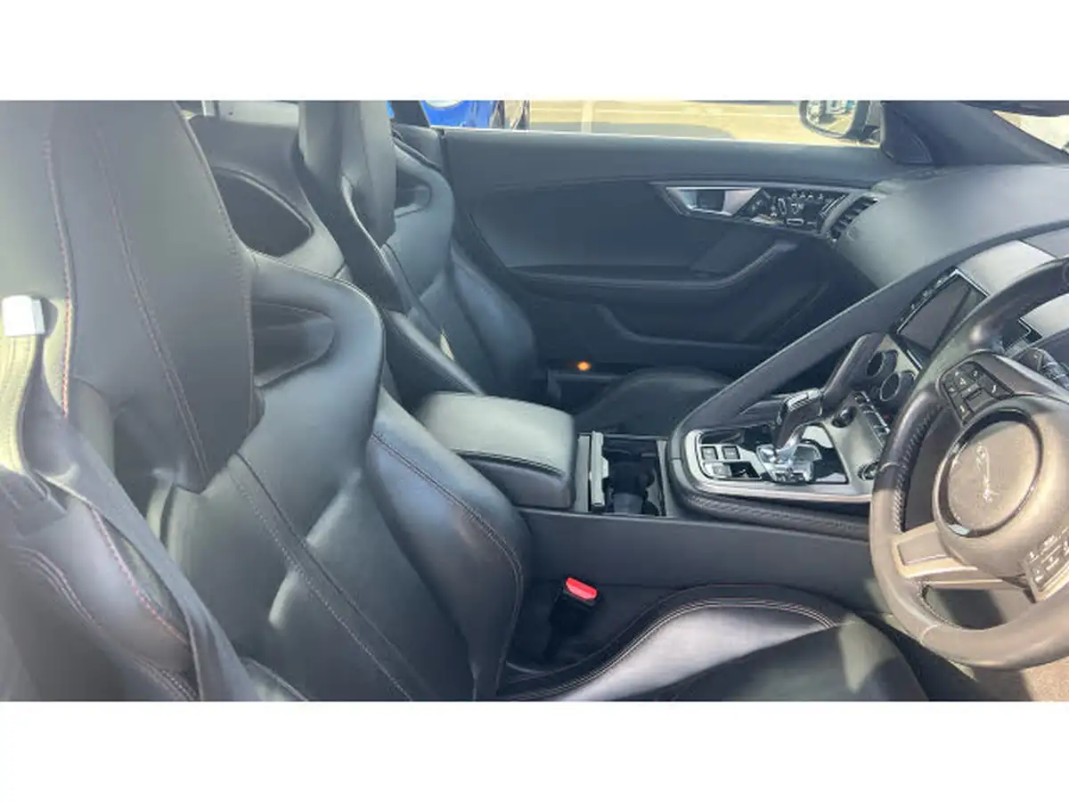 2015-jaguar-f-type-30-v6-coupe-quickshift-big-8