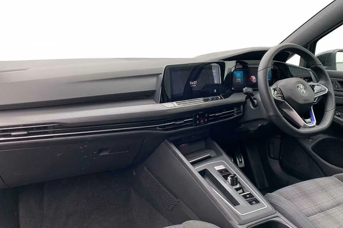 2021-volkswagen-golf-14-tsi-gte-big-1