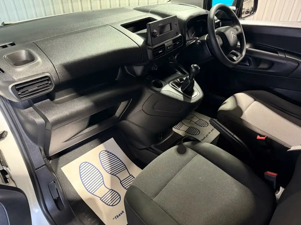 2021-citroen-berlingo-15bluehdi-650-x-panel-big-3