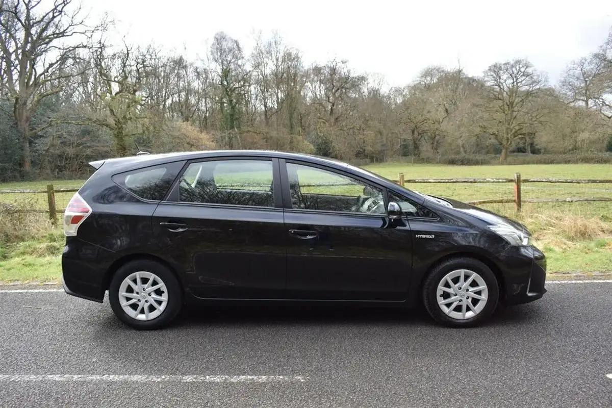 2019-toyota-prius-18-vvt-i-icon-ss-big-5