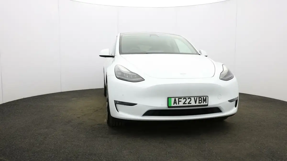 2022-tesla-model-y-e-long-range-big-34