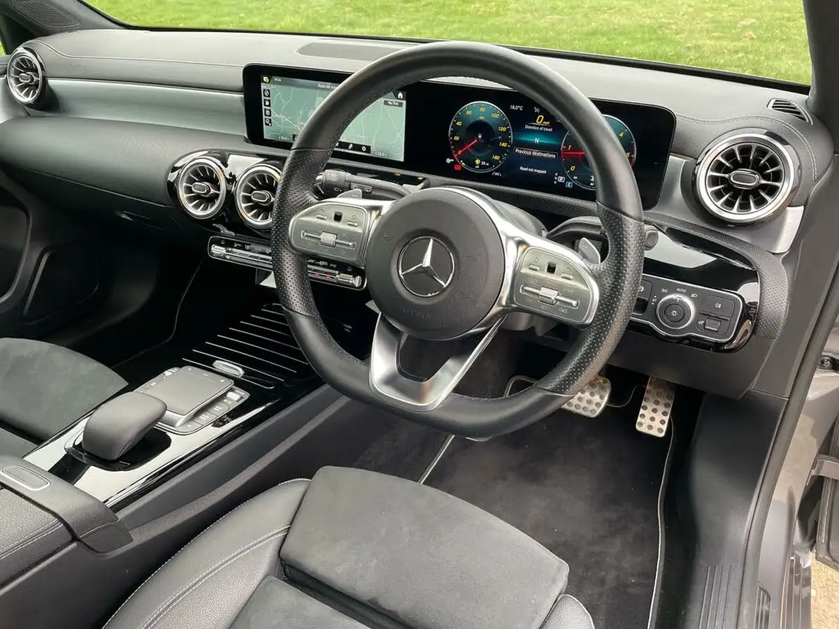 2021-mercedes-benz-a-class-20d-a200d-exclusive-edition-big-28