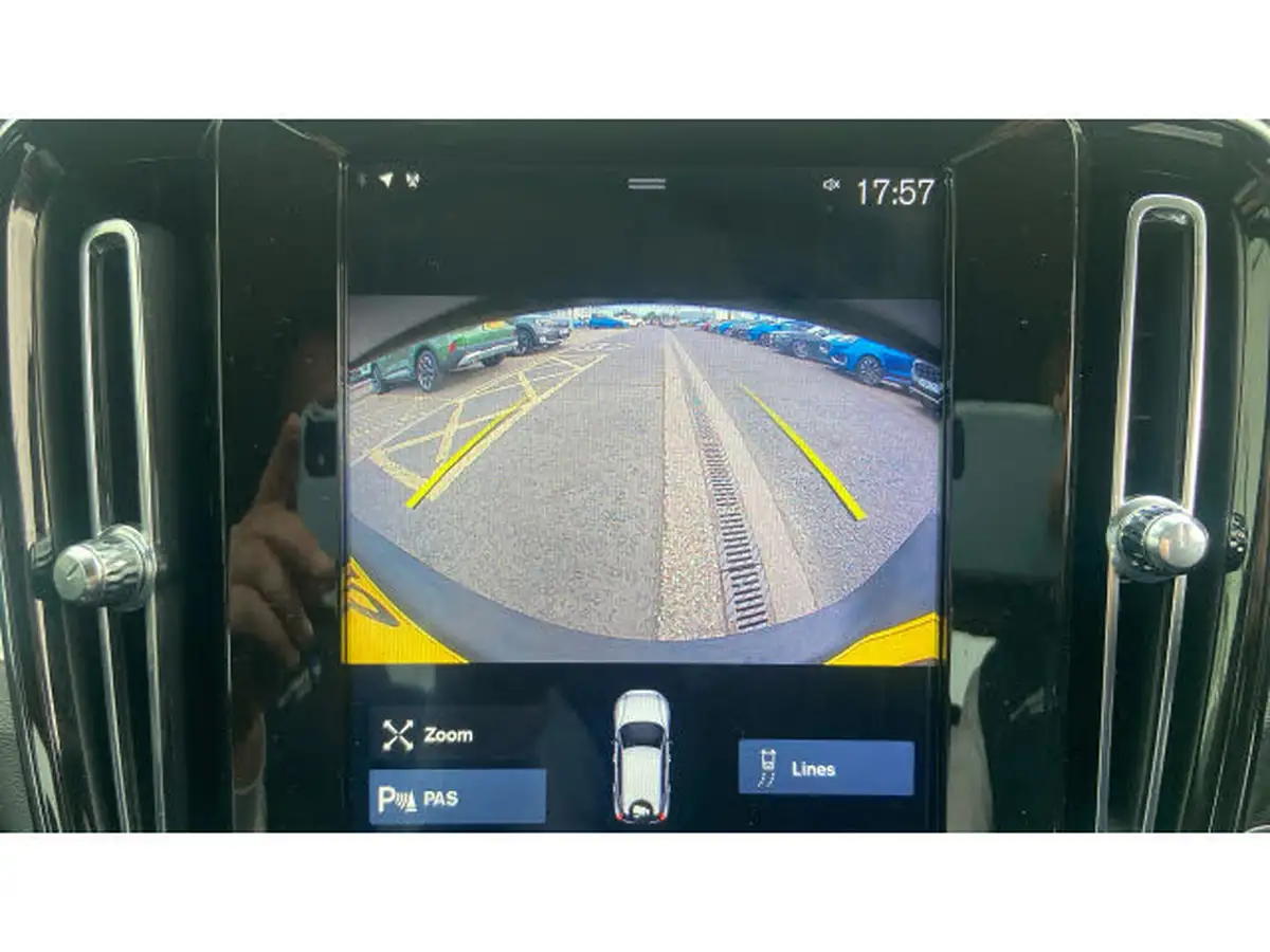 2019-volvo-xc40-15-t3-momentum-pro-163bhp-big-23
