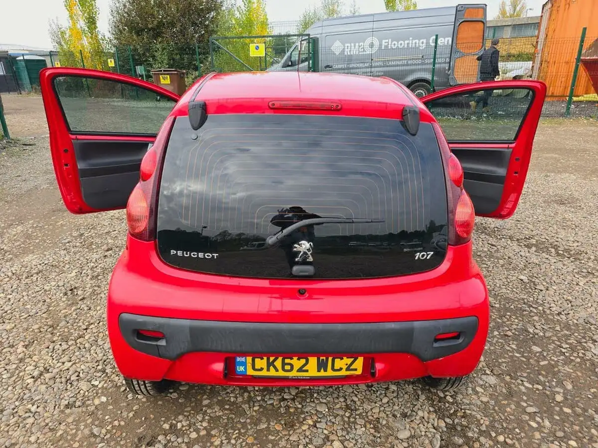 2013-peugeot-107-10-access-big-8