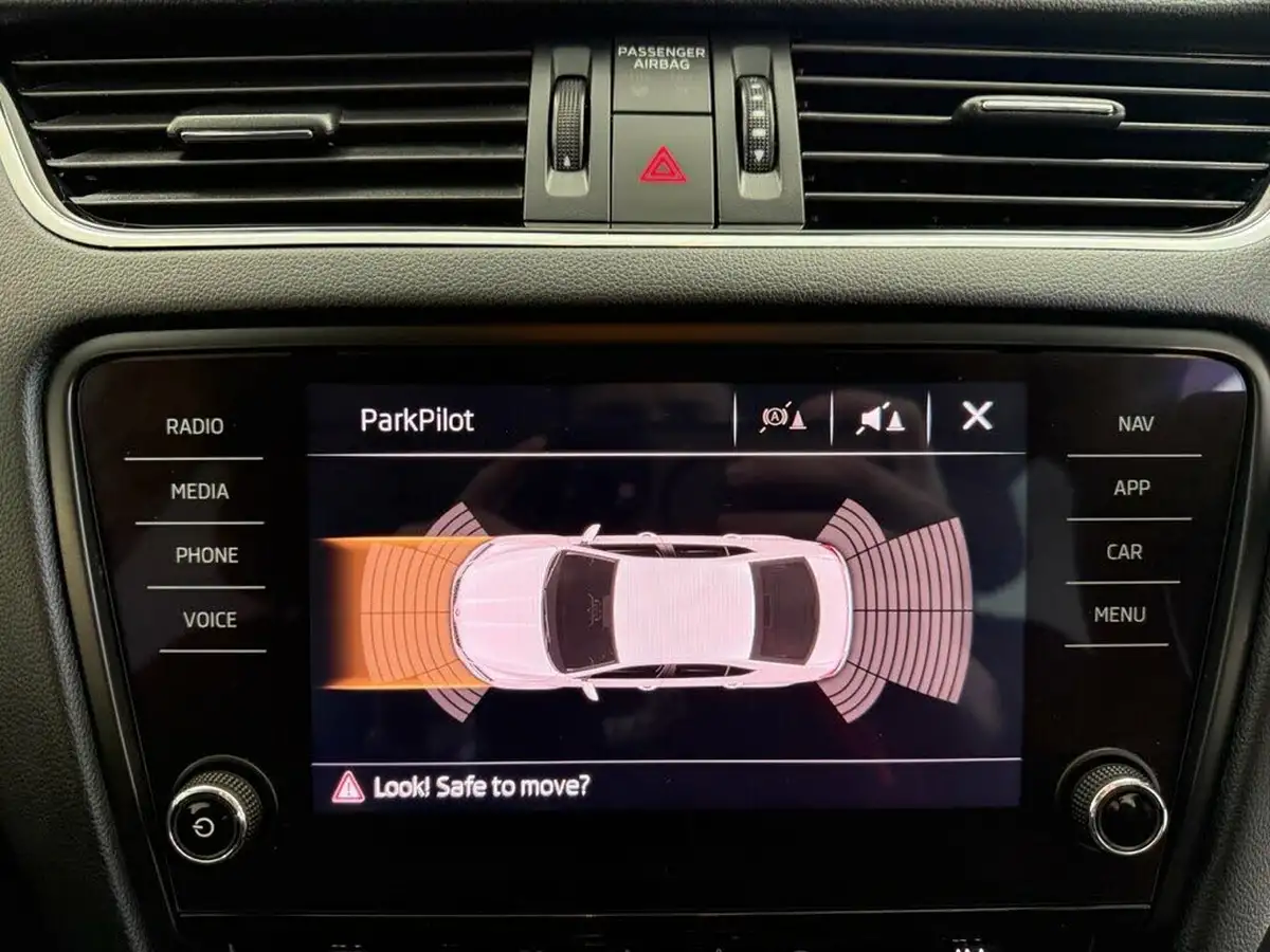 2020-skoda-octavia-10-tsi-se-technology-115ps-hatchback-big-39